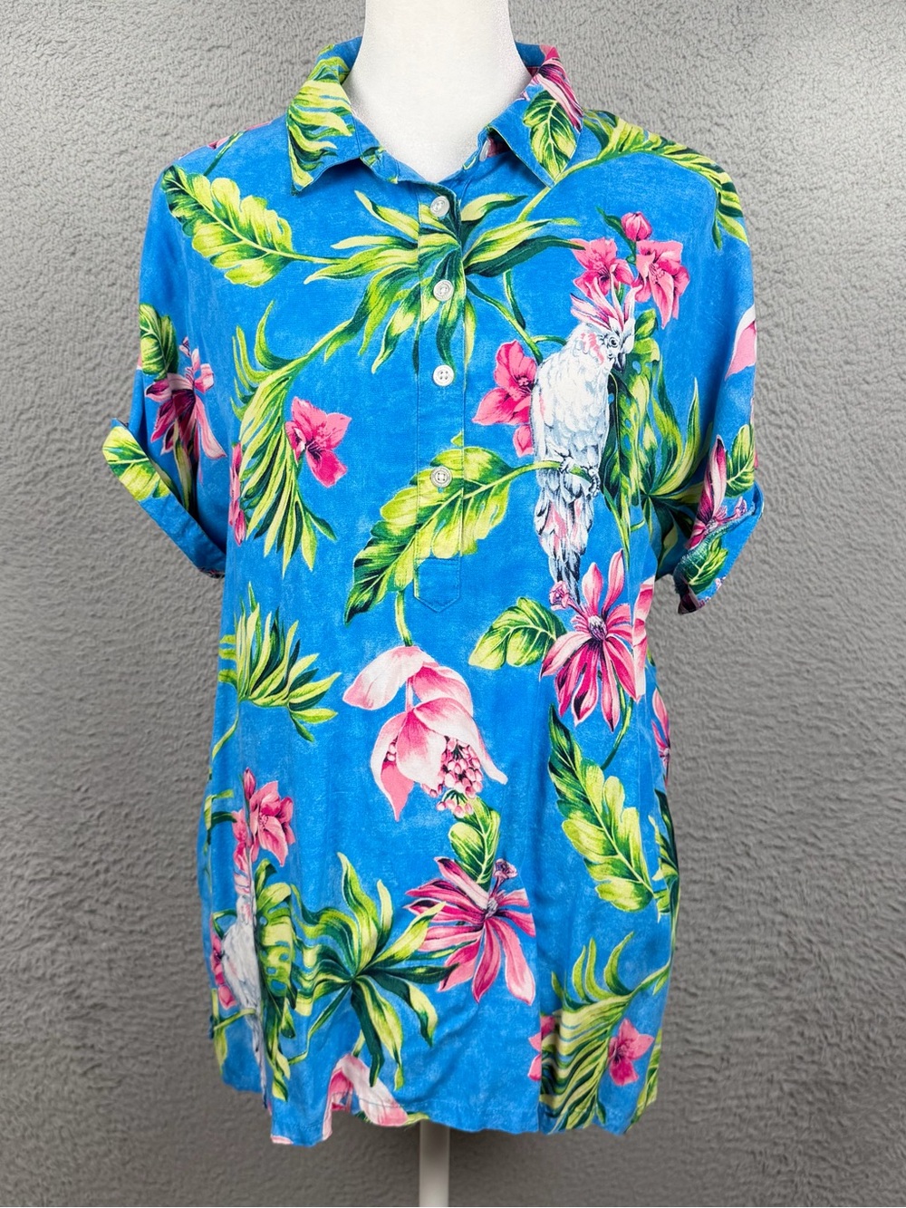 Tommy Bahama Polo Shirt Womens Small Blue Floral Tropical Hawaiian Relaxed